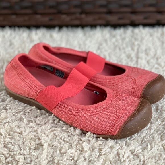 Keen Shoes - KEEN Sienna Canvas Mary Jane Hibiscus Slip On Shoe
